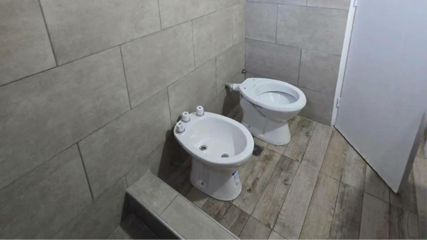 Foto de VENTA DEPARTAMENTO 3 AMBIENTES RECICLADO LANUS ESTE, imagen 4