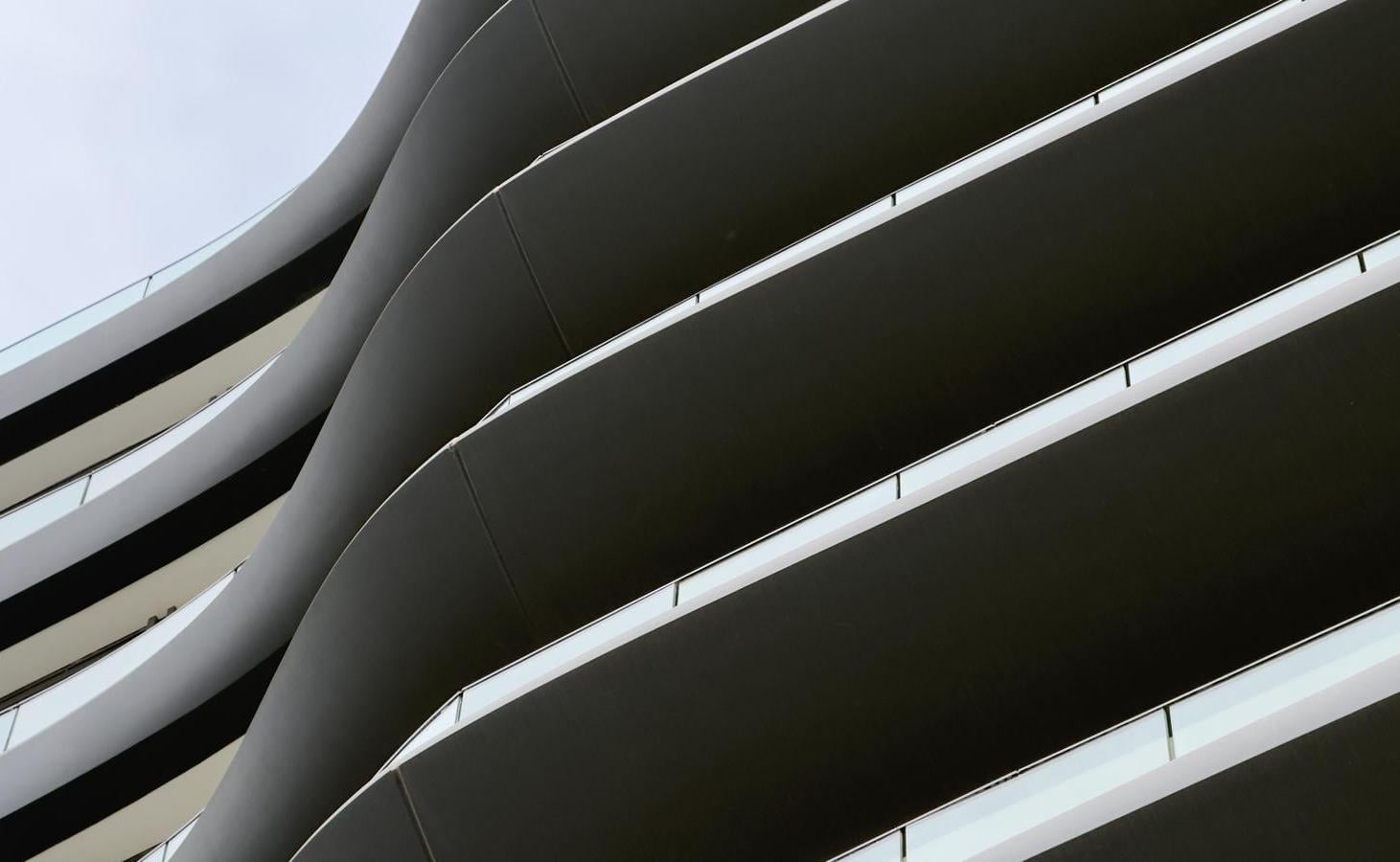 Foto de VENTA L´Avenue Libertador Zaha Hadid 4 ambientes 1 cochera Piso Alto, imagen 4