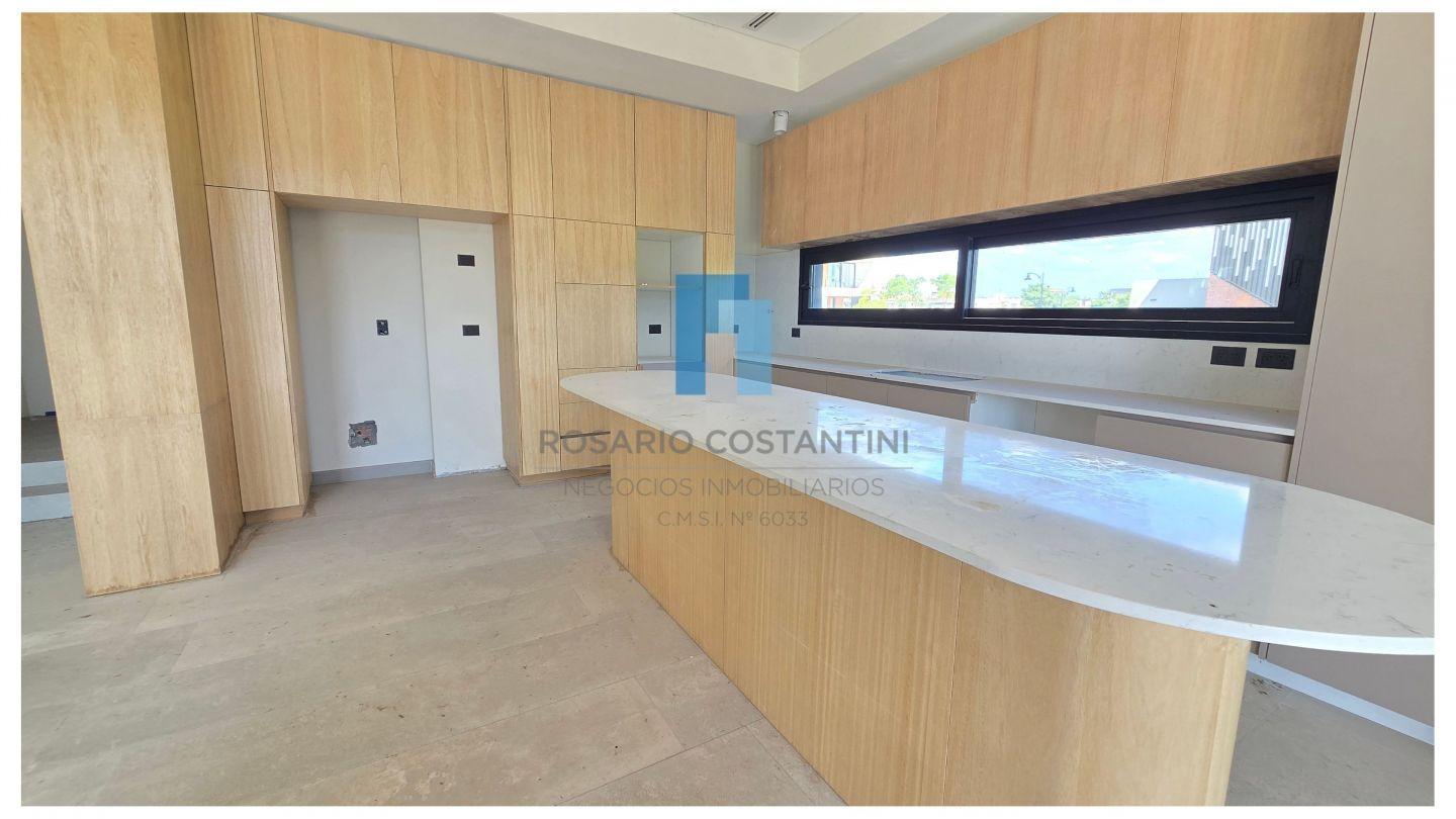 Foto de VENTA CASA A ESTRENAR CON AMARRA EN EL YACHT, NORDELTA, imagen 3