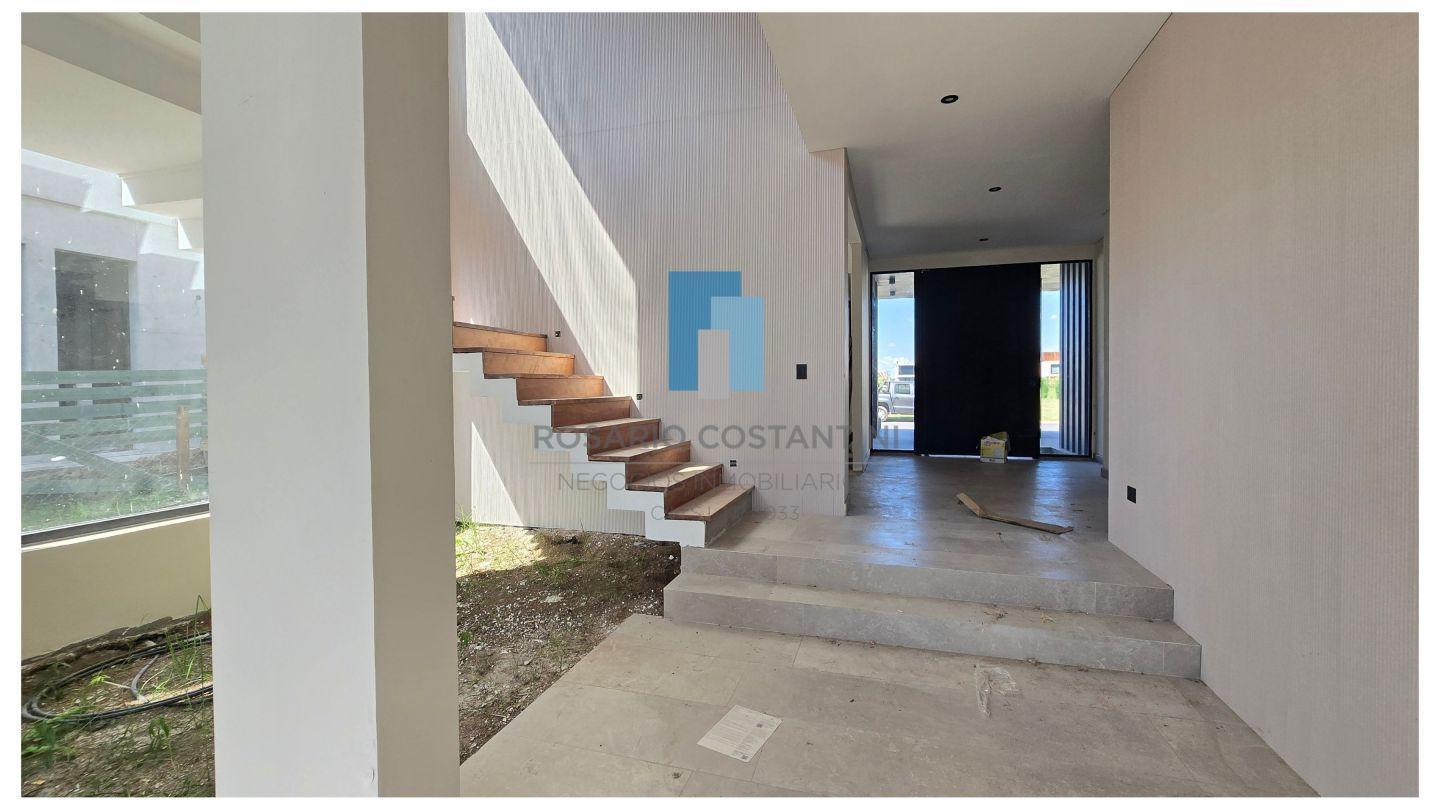 Foto de VENTA CASA A ESTRENAR CON AMARRA EN EL YACHT, NORDELTA, imagen 5
