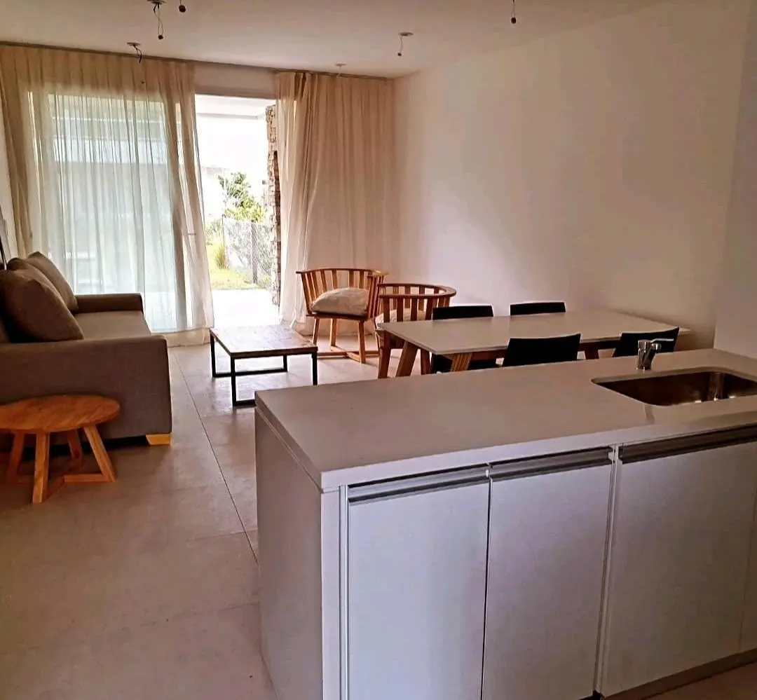 Excelente departamento de 3 ambientes con jardín en La Balconada - Barrio Castañ 2