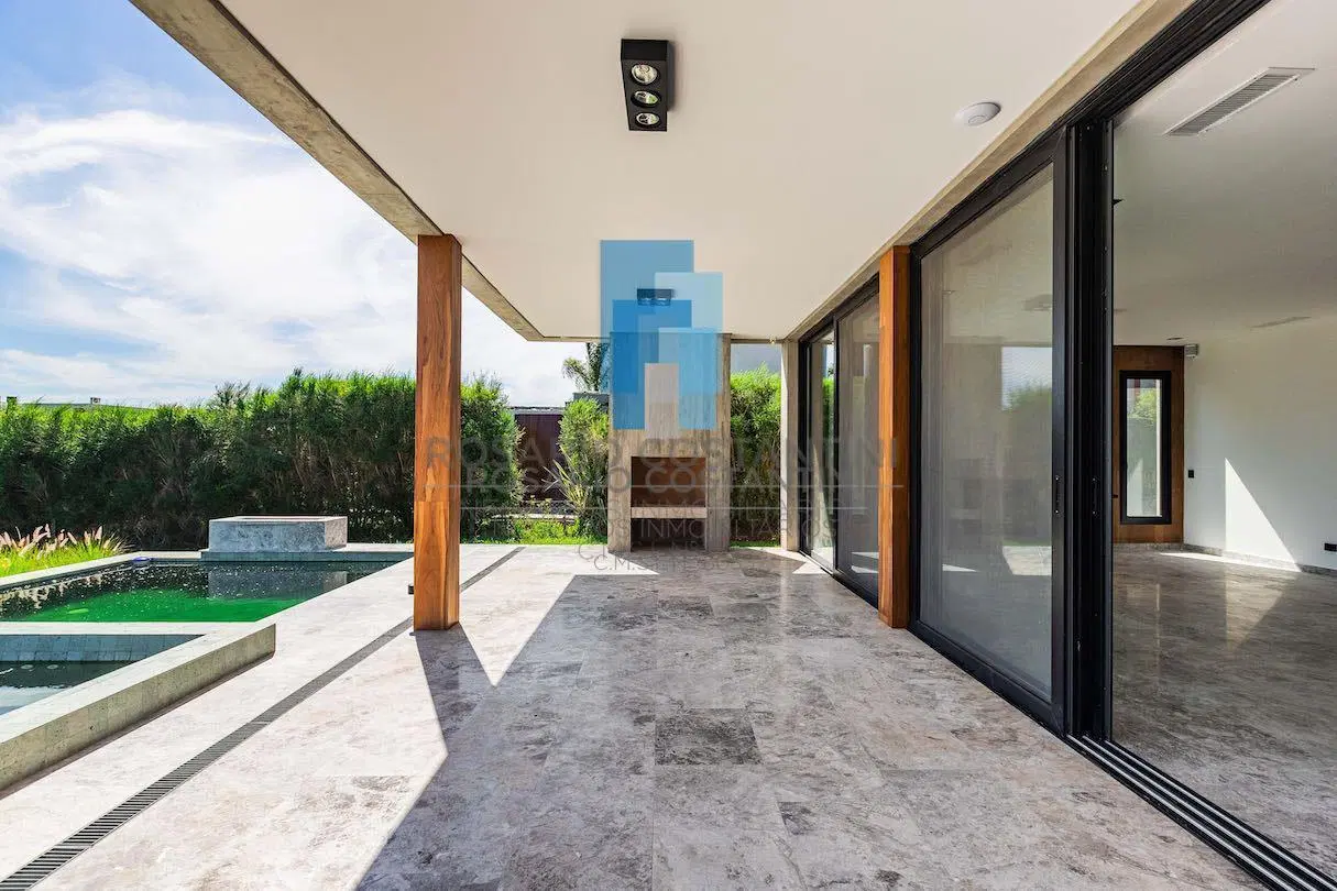 Casa en El Yacht 4