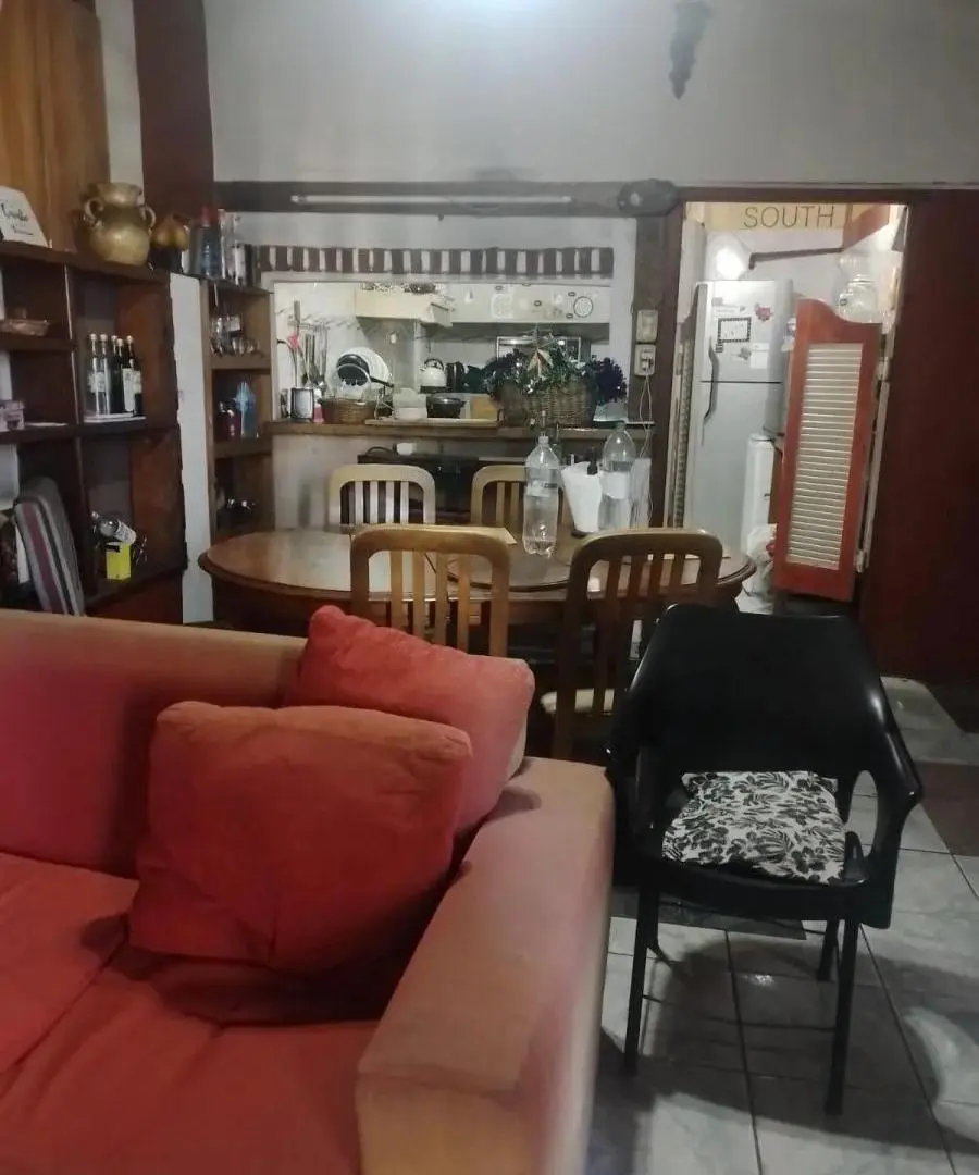 Chacarita Av. Dorrego al 1000, entre Guevara y Lemos. 4