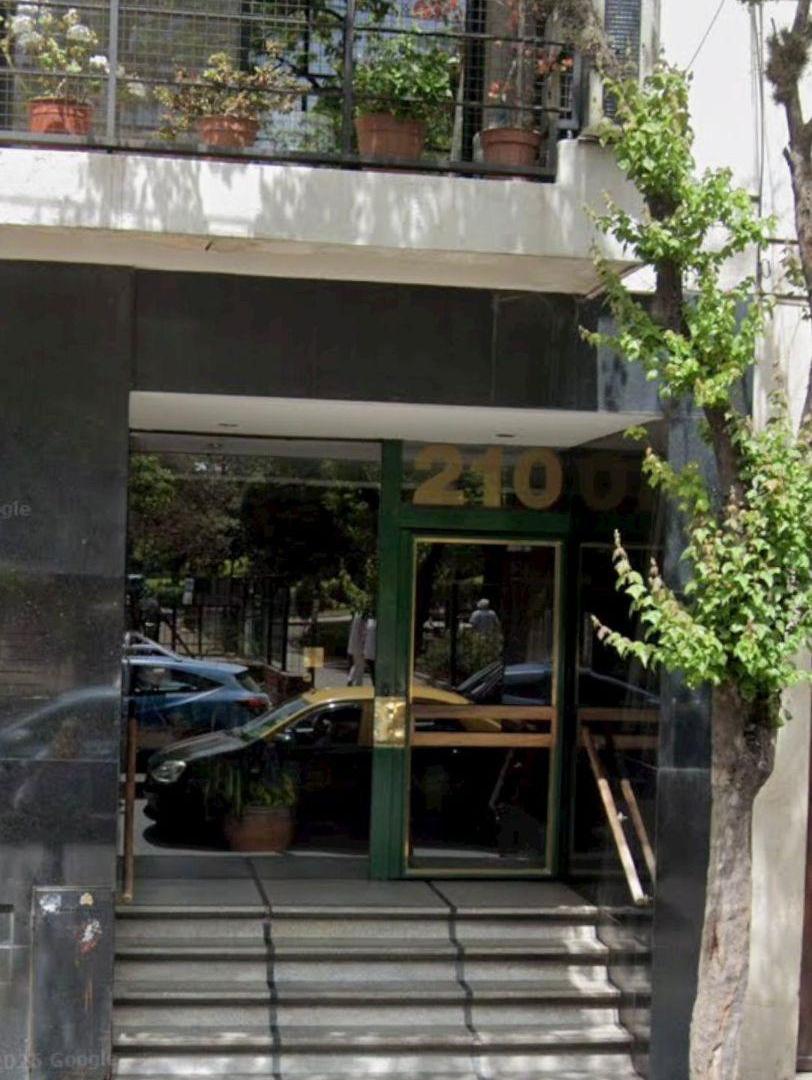 Departamento a refaccionar en venta con dependencia 4amb de 110m2 Caballito
