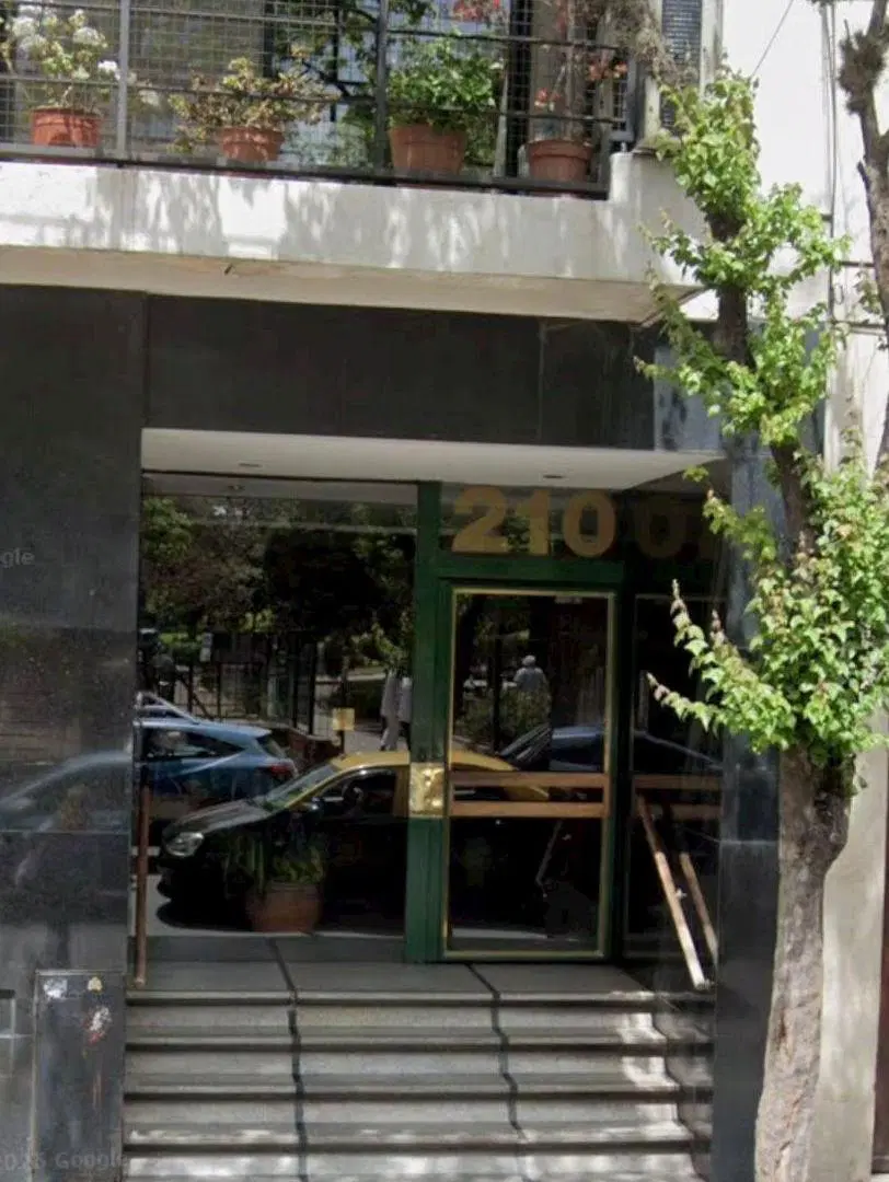 Departamento a refaccionar en venta con dependencia 4amb de 110m2 Caballito 1