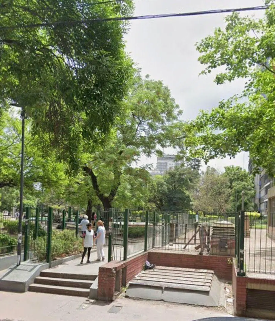 Departamento a refaccionar en venta con dependencia 4amb de 110m2 Caballito 3