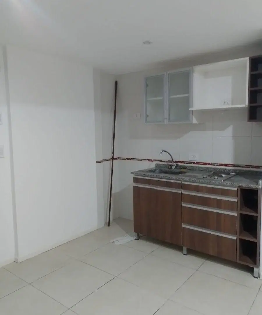 Monserrat
Monoambiente c/patio. 42m totales. Edificio con S.U.M, PISCINA, GYM y 2 Parrill 8