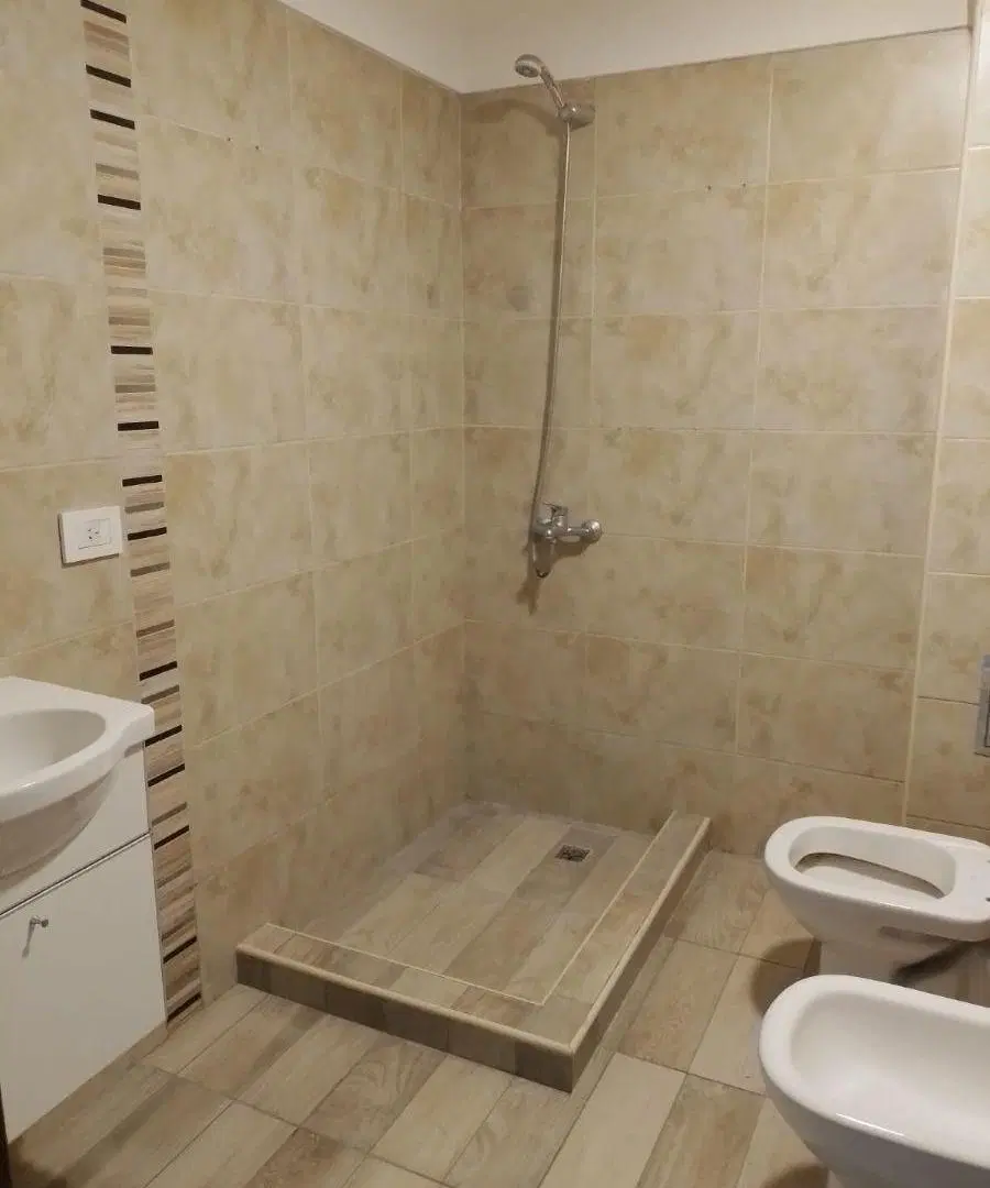 Monserrat
Monoambiente c/patio. 42m totales. Edificio con S.U.M, PISCINA, GYM y 2 Parrill 3