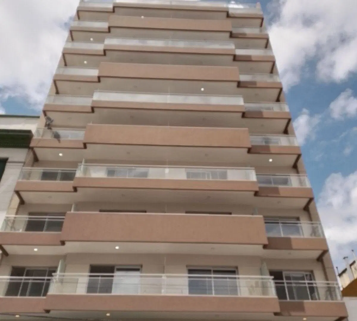 Alquiler Monoambiente con patio ap. prof Carlos Calvo 1150 2