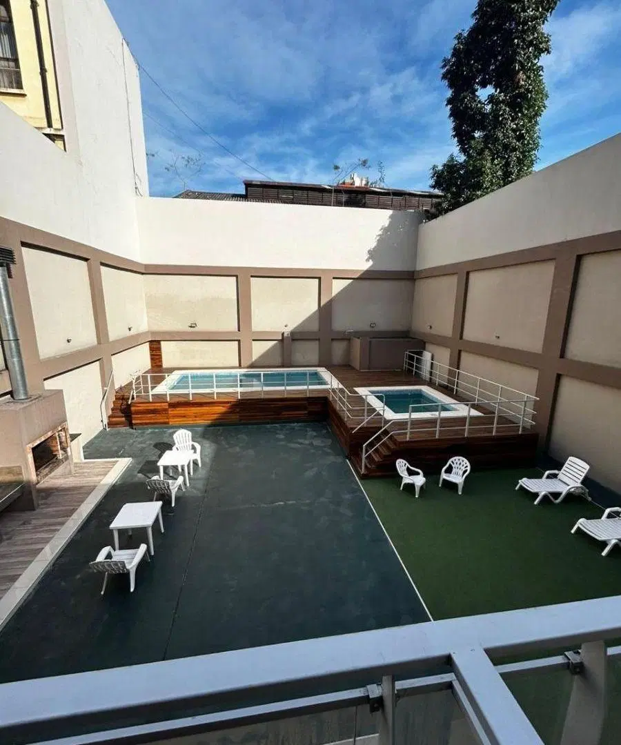 Alquiler Monoambiente con patio ap. prof Carlos Calvo 1150 3