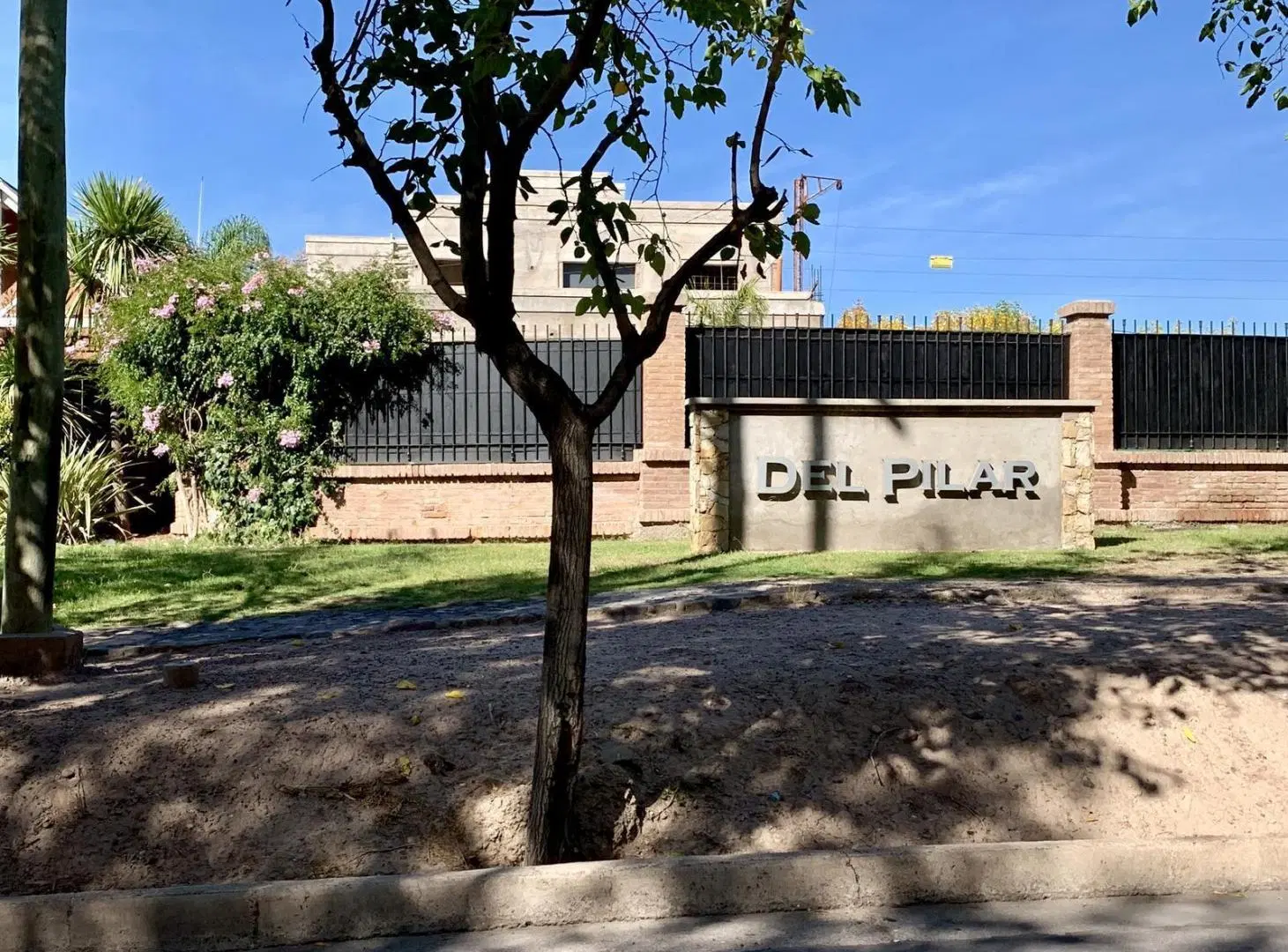 Lote en Barrio El Pilar · 456 m² · Escritura Inmediata · Villa Nueva, Guaymallén 2