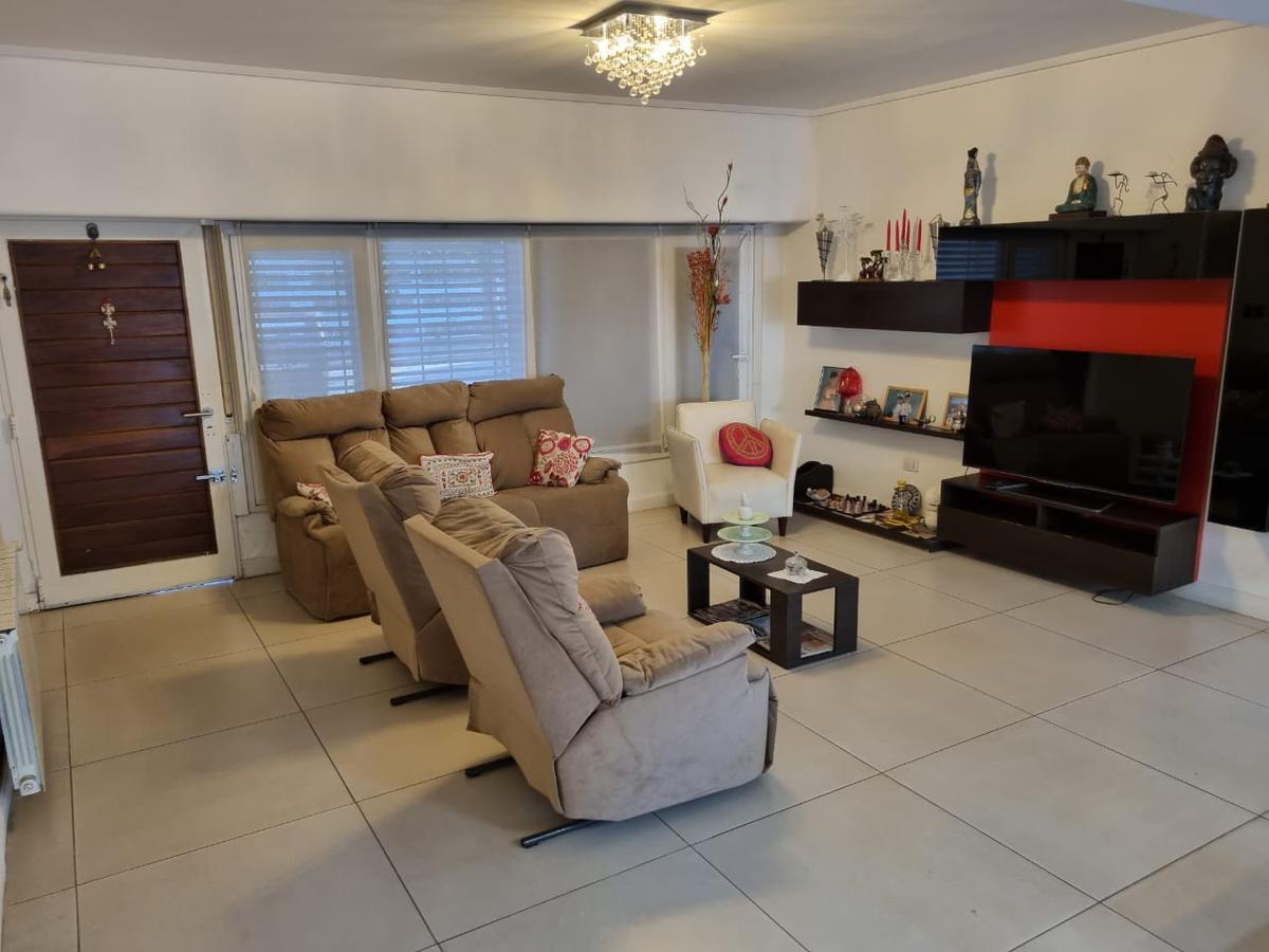 Importante Casa 5 Ambientes con Jardin y Pileta - Villa del Parque 3