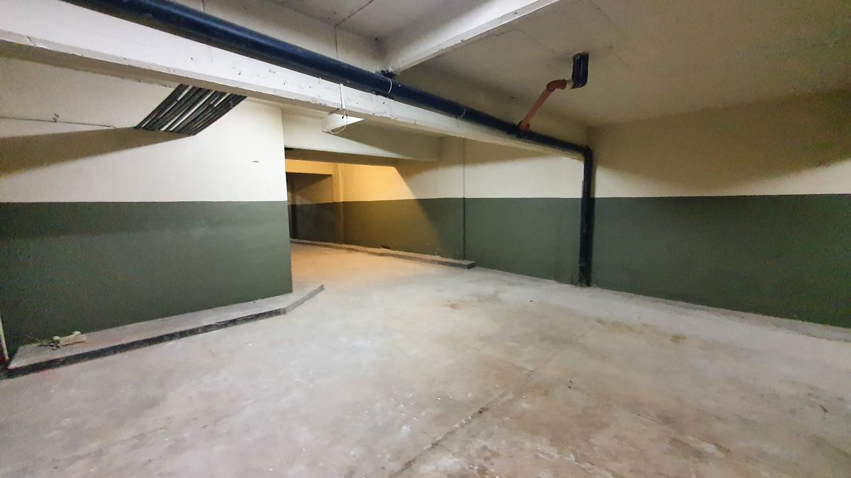 Galpón / Espacio Guardacoche / Deposito Local. 136 M²totales - Agronomia 3