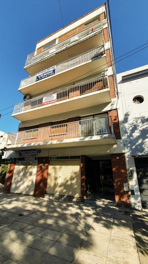 Galpón / Espacio Guardacoche / Deposito Local. 136 M²totales - Agronomia 4