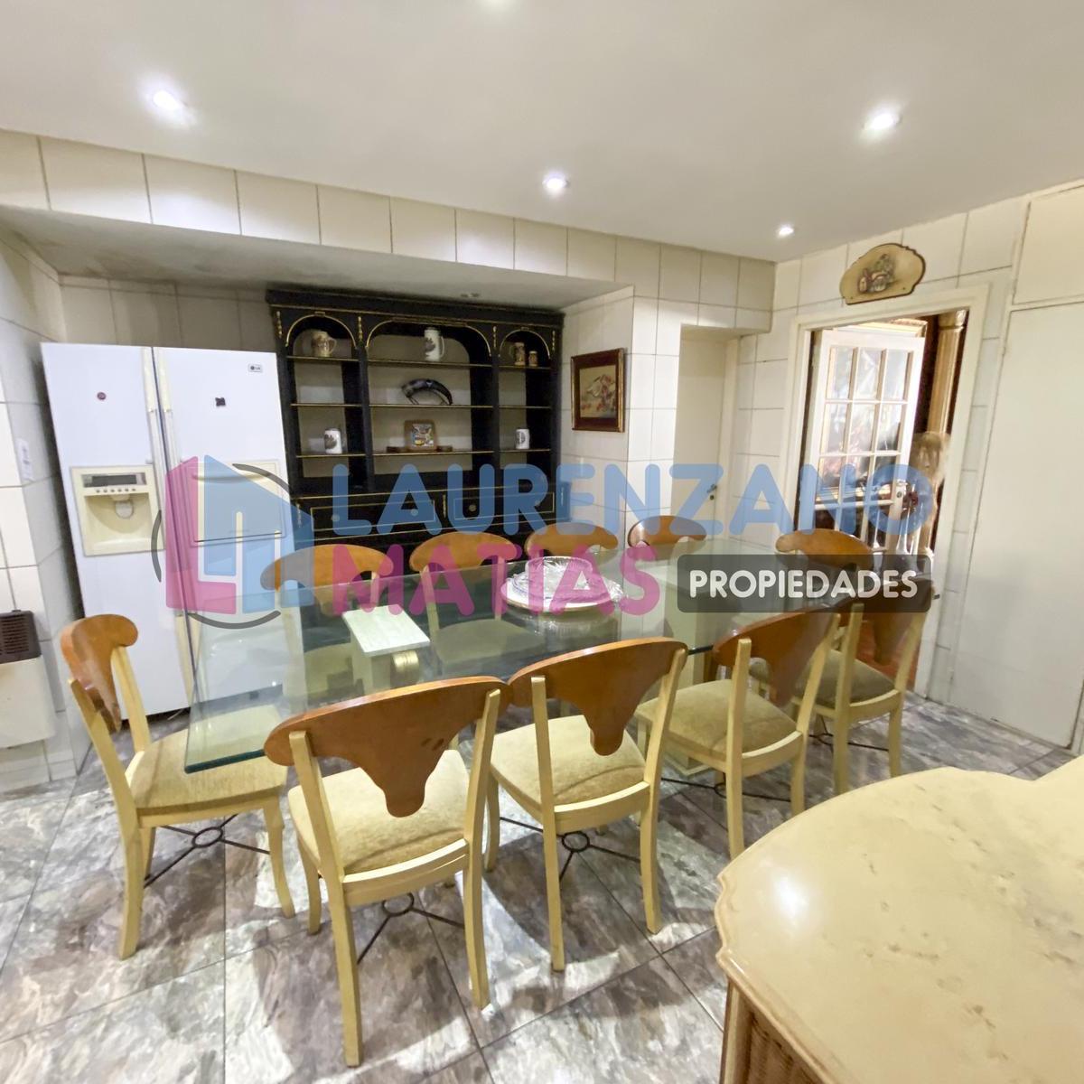 Venta o Alquiler - Casa 5 Amb. con Patio, Tza, Cochera y Ascensor en Villa Devoto 2