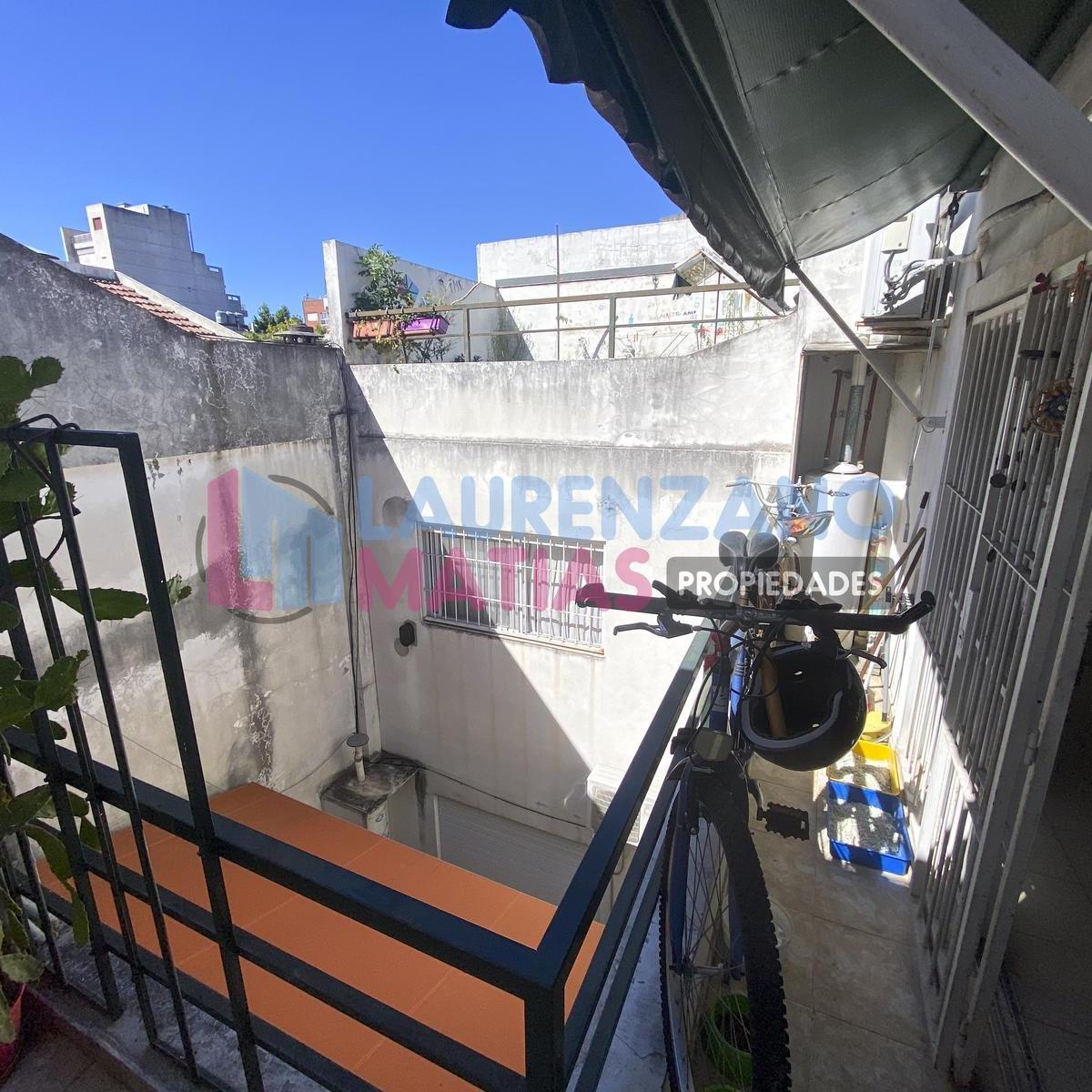 Departamento 2 Ambientes con Balcon y Terraza Propia - Monte Castro 2