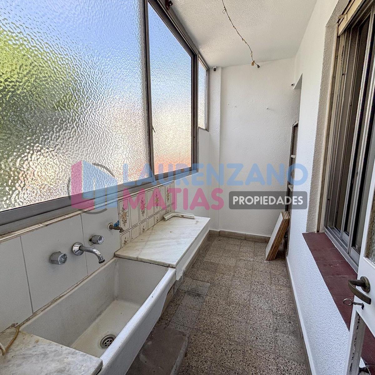 Departamento 3 Ambientes con Balcón y Entrada de Servicio en Villa Pueyrredón 5
