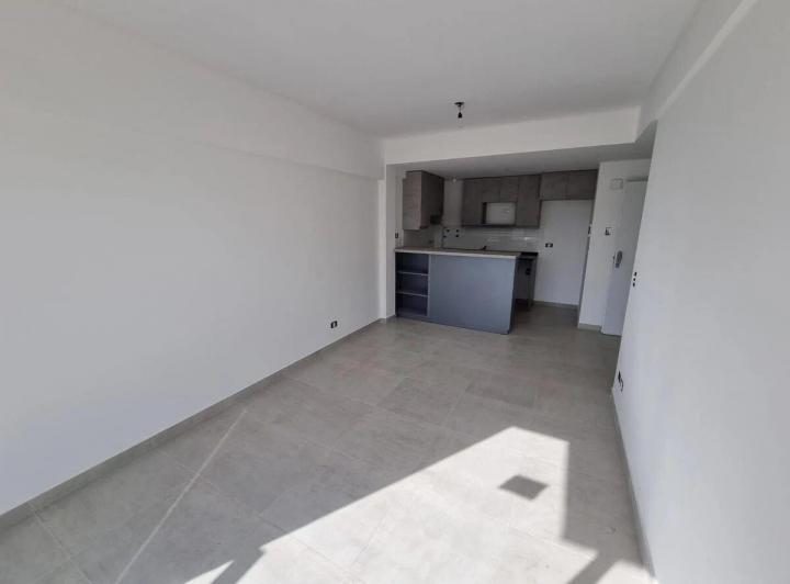 Semipiso 3 amb. c/ toilete y baño comp.  en Villa Urquiza 4