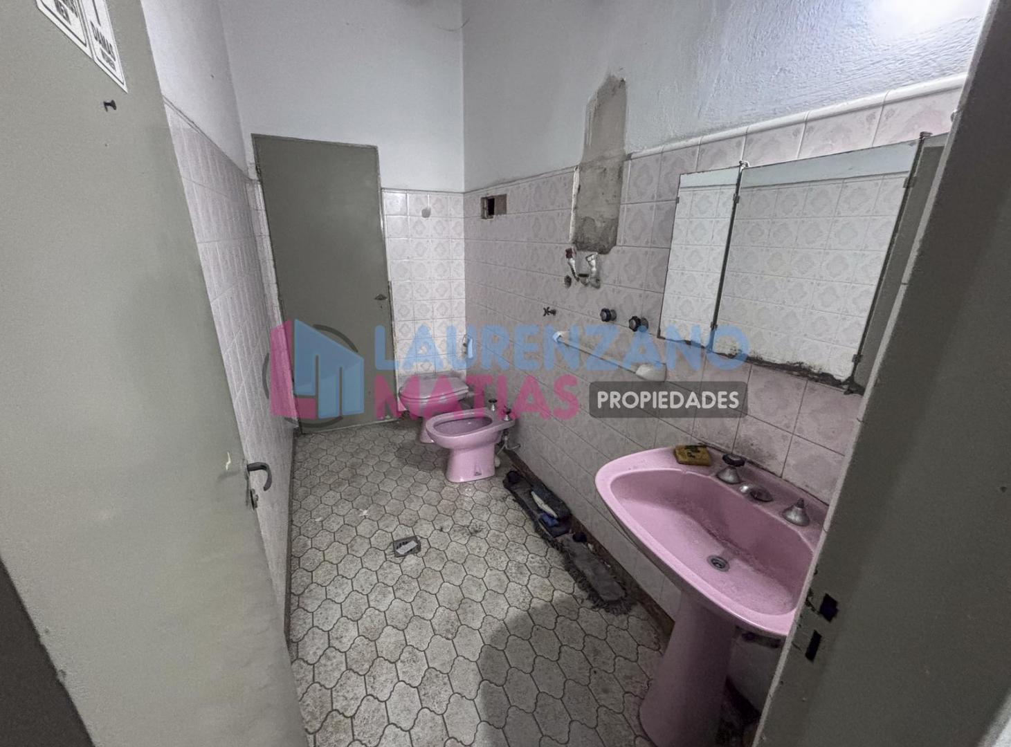 Foto de VENTA DEPARTAMENTO 3 AMBIENTES CON LOCAL DE 265 M² TODO EN LOTE PROPIO, imagen 5