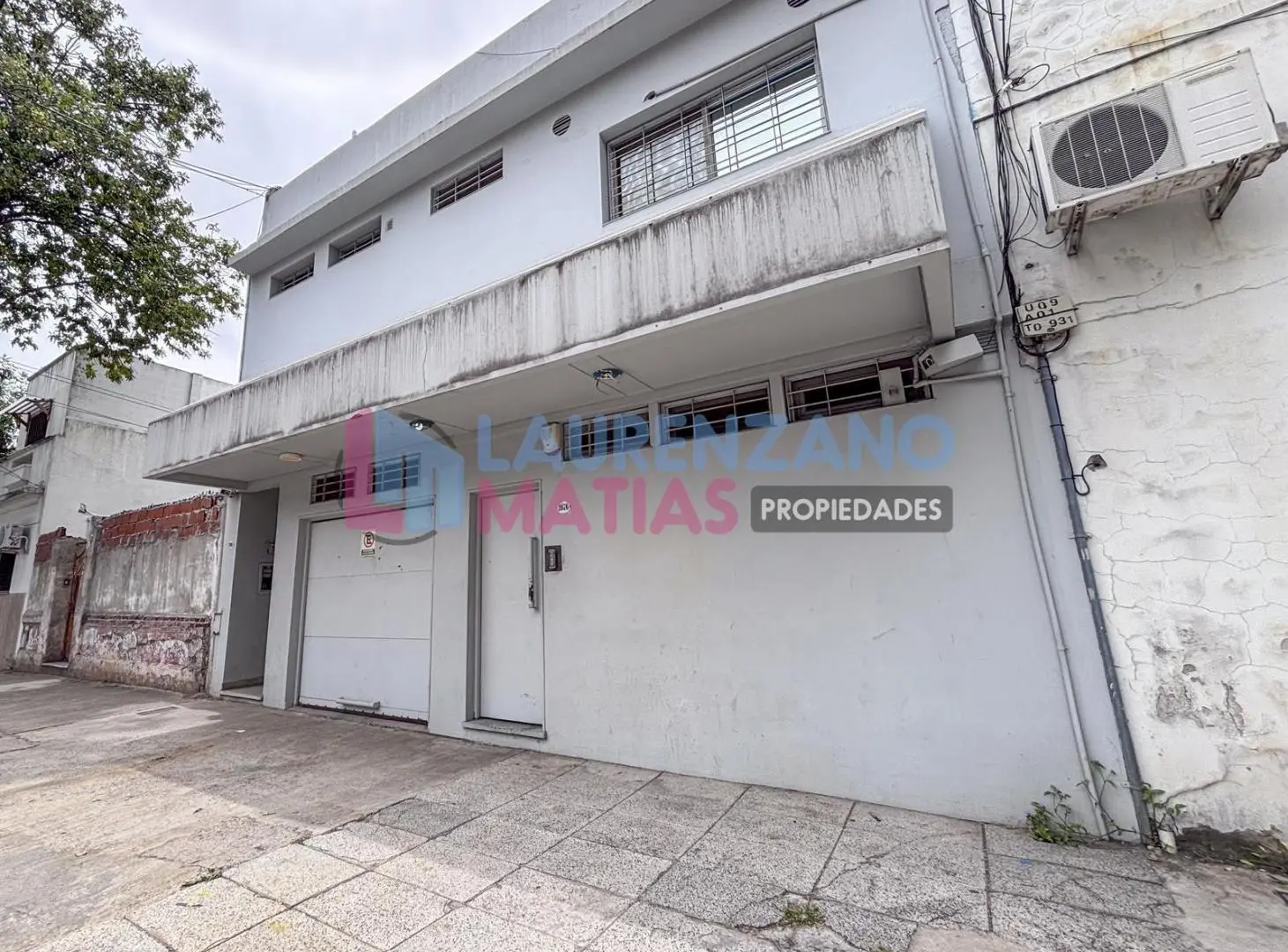 ALQUILER / VENTA - GALPON DE 475 M² CON OFICINAS Y TERRAZA - SOBRE LOTE PROPIO - PATERNAL 2