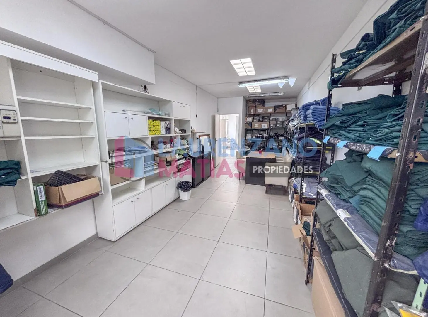 ALQUILER / VENTA - GALPON DE 475 M² CON OFICINAS Y TERRAZA - SOBRE LOTE PROPIO - PATERNAL 4