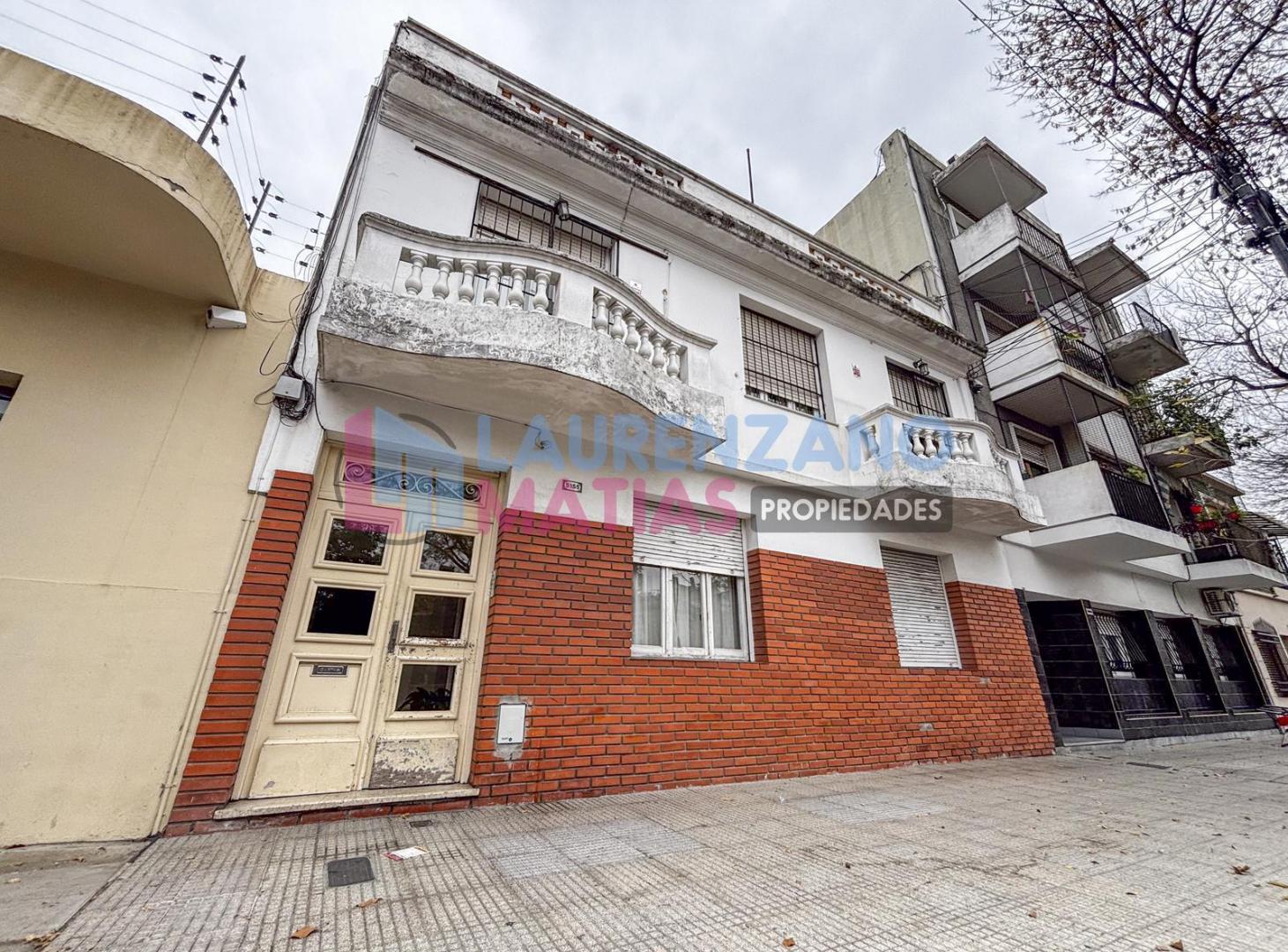 VENTA PH 3 AMBIENTES CON PATIO A RECICLAR EN VILLA PUEYRREDON