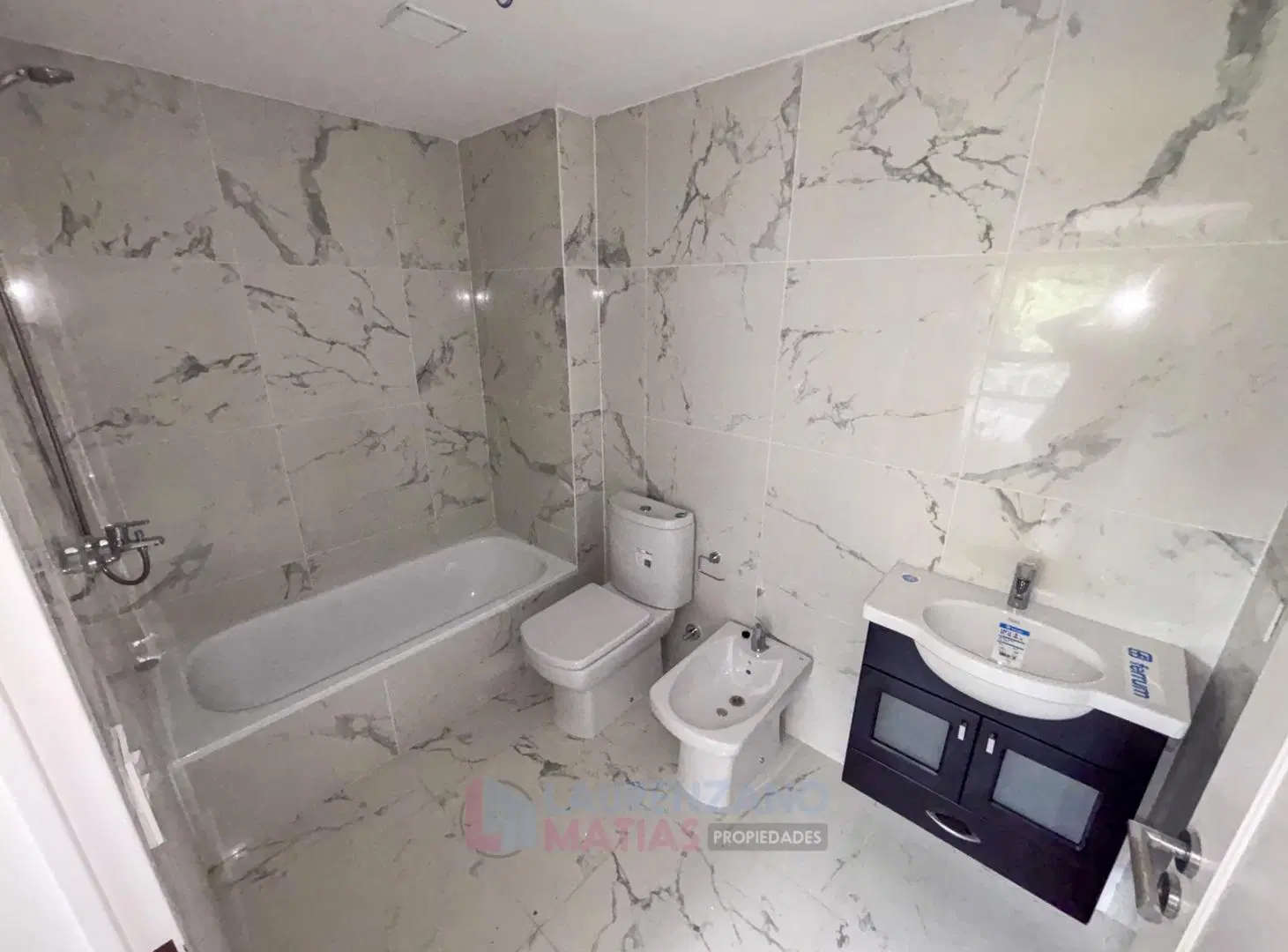 VENTA SEMIPISO 3 AMBIENTES CON BALCÓN ATERRAZADO Y COCHERA EN VILLA DEVOTO 5