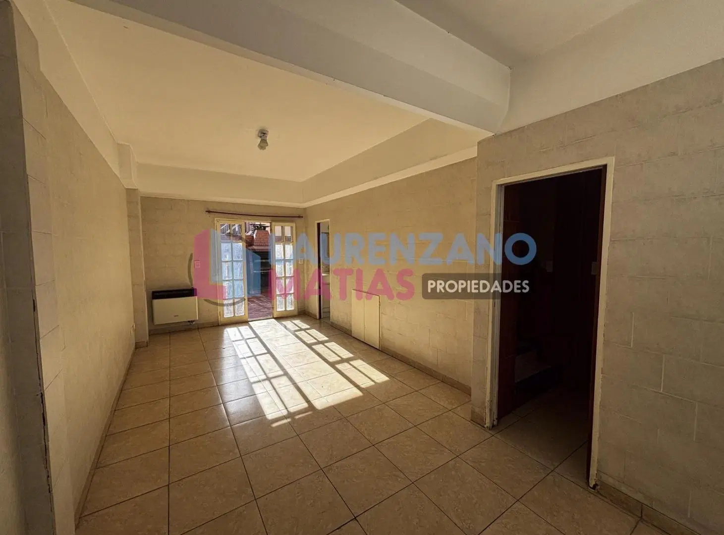 VENTA TRIPLEX 3/4 AMBIENTES CON COCHERA, PATIO Y PARRILLA - VILLA PUEYRREDON 5