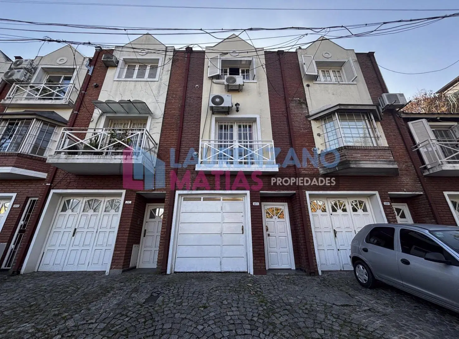 VENTA TRIPLEX 3/4 AMBIENTES CON COCHERA, PATIO Y PARRILLA - VILLA PUEYRREDON 2