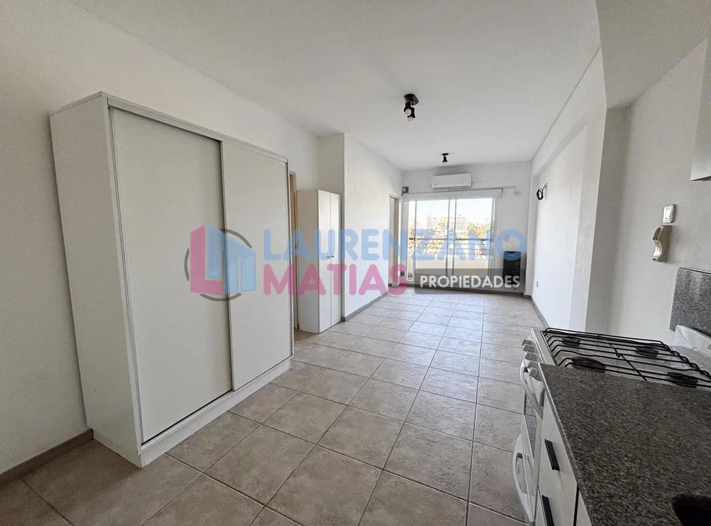ALQUILER – DEPARTAMENTO DE 1 AMBIENTE Y MEDIO CON BALCÓN EN VILLA PUEYRREDÓN 5