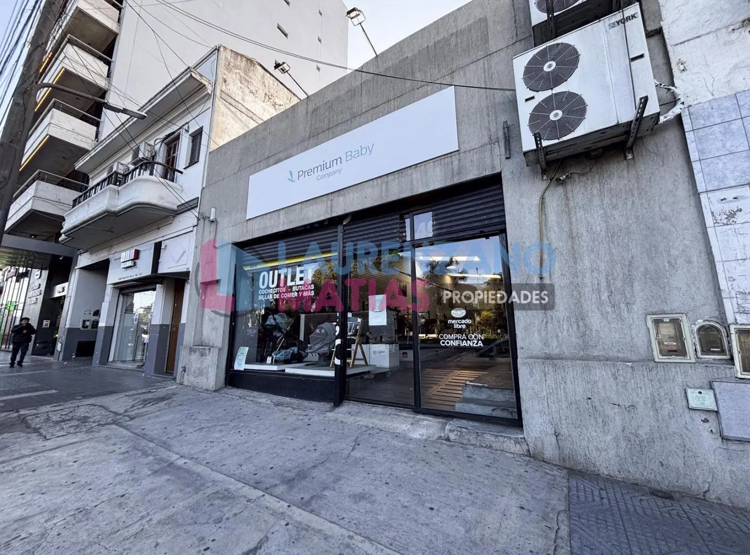 ALQUILER LOCAL CON DEPOSITO Y OFOCINA DE 363 M2 EN SAAVEDRA 1