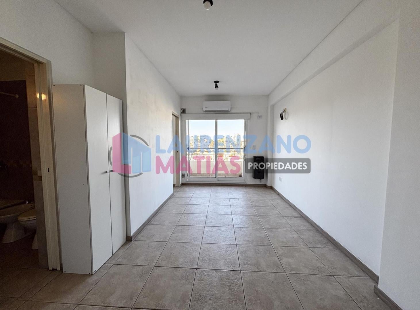 Foto de ALQUILER – DEPARTAMENTO DE 1 AMBIENTE Y MEDIO CON BALCÓN EN VILLA, imagen 1