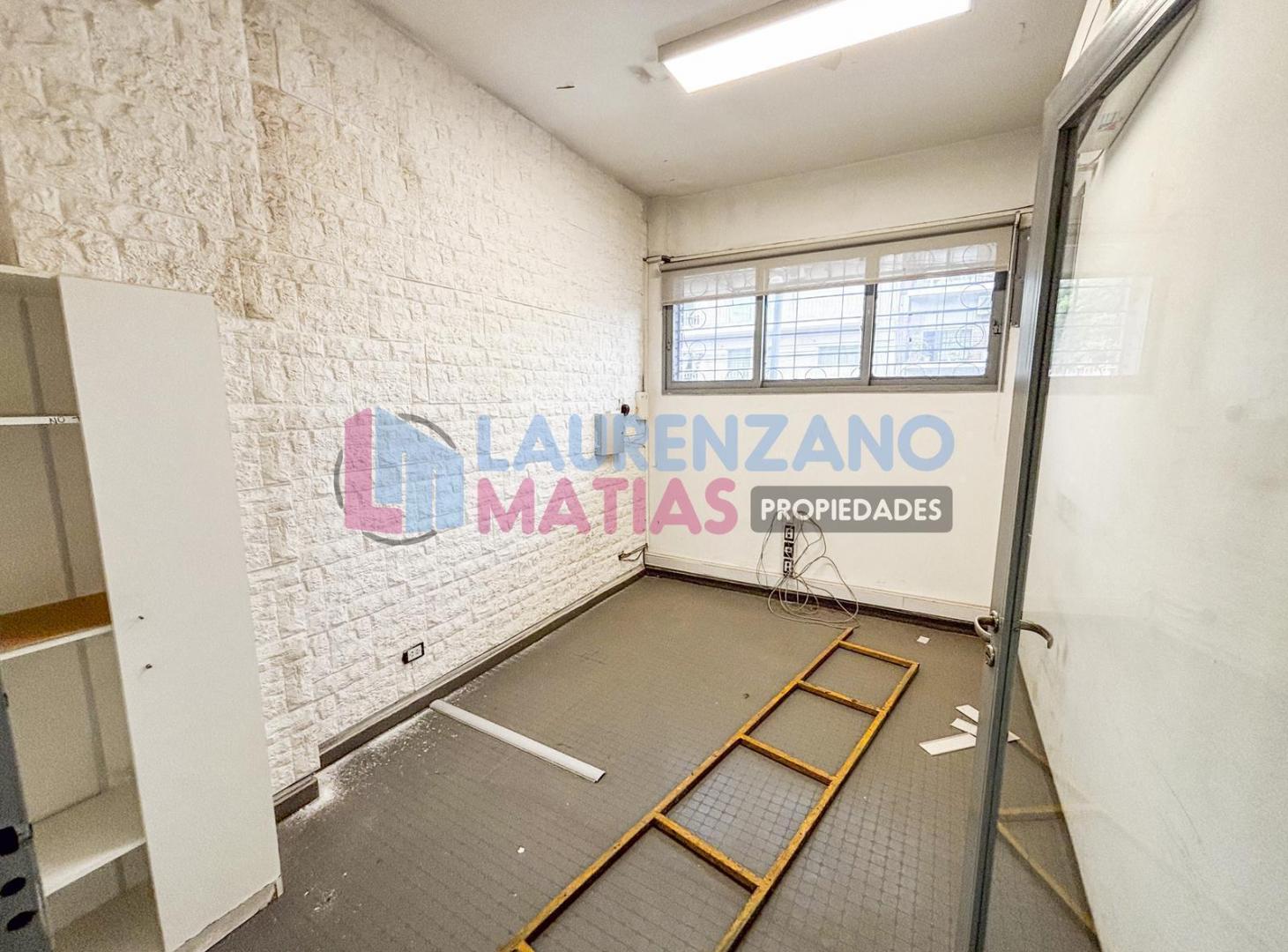 Foto de VENTA GALPON / DEPOSITO DE 1100m2 SOBRE LOTE DE 8.66 x 55 M - VILLA DEVOTO, imagen 1