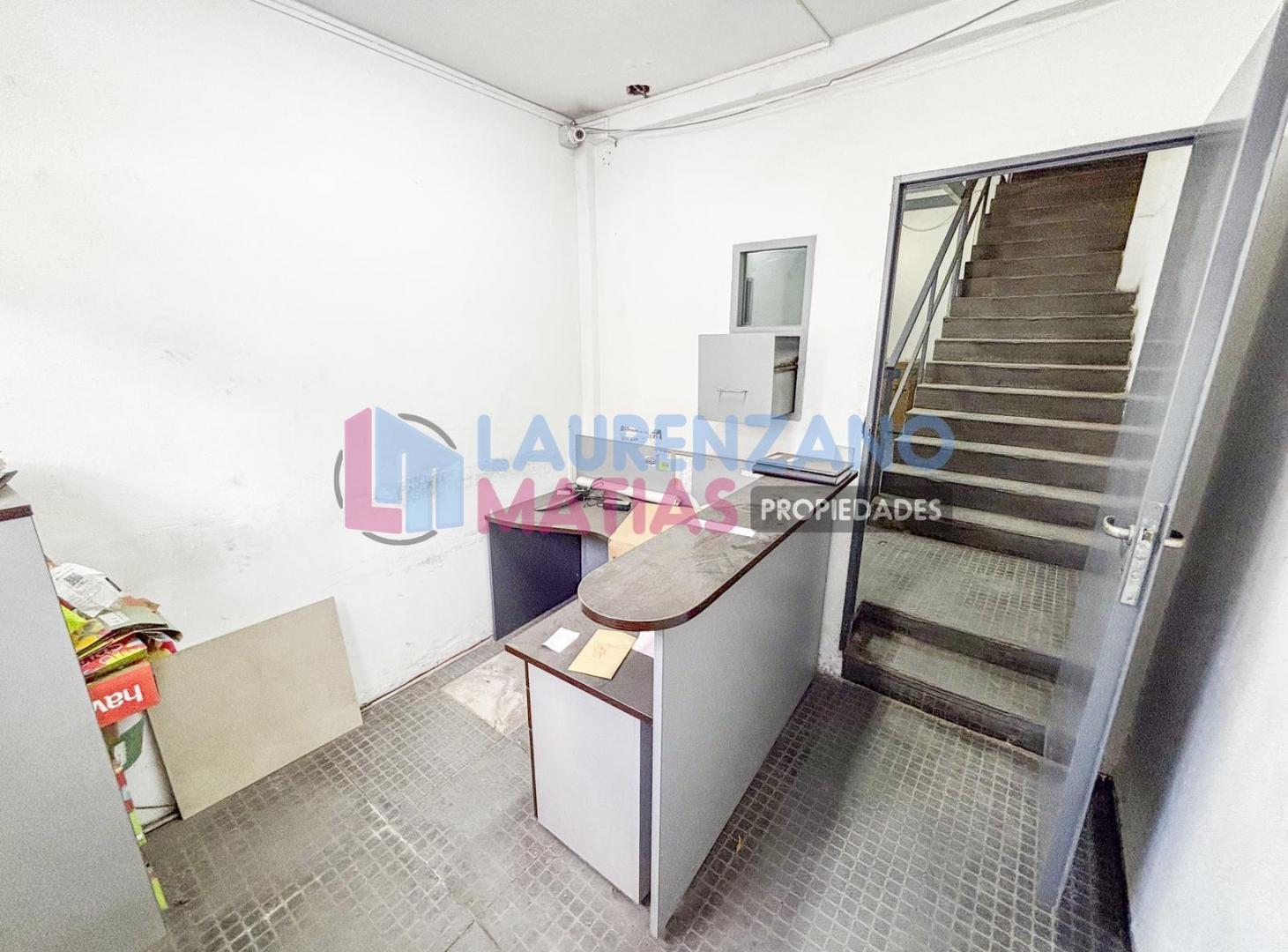 Foto de VENTA GALPON / DEPOSITO DE 1100m2 SOBRE LOTE DE 8.66 x 55 M - VILLA DEVOTO, imagen 3