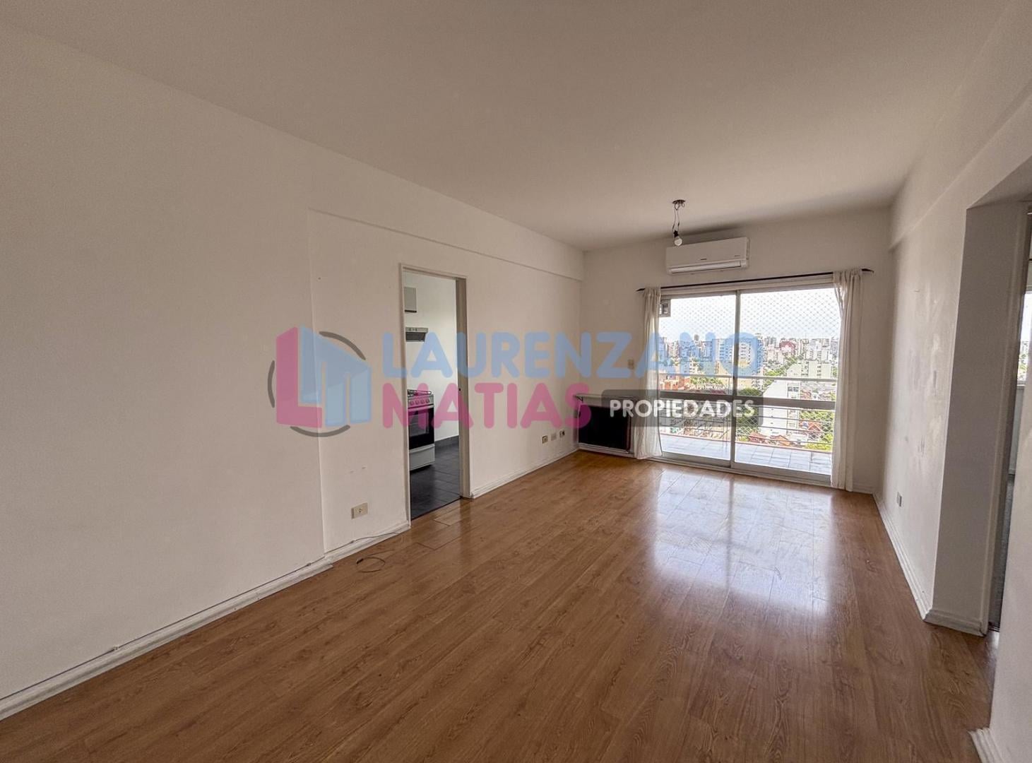 Foto de ALQUILER DEPARTAMENTO 2 AMBIENTES CON COCHERA CUBIERTA EN COGHLAN, imagen 2