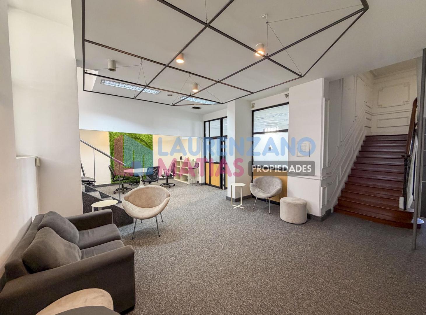 Foto de VENTA DE OFICINAS EN DOS PLANTAS CON AMPLIA TERRAZA, imagen 2