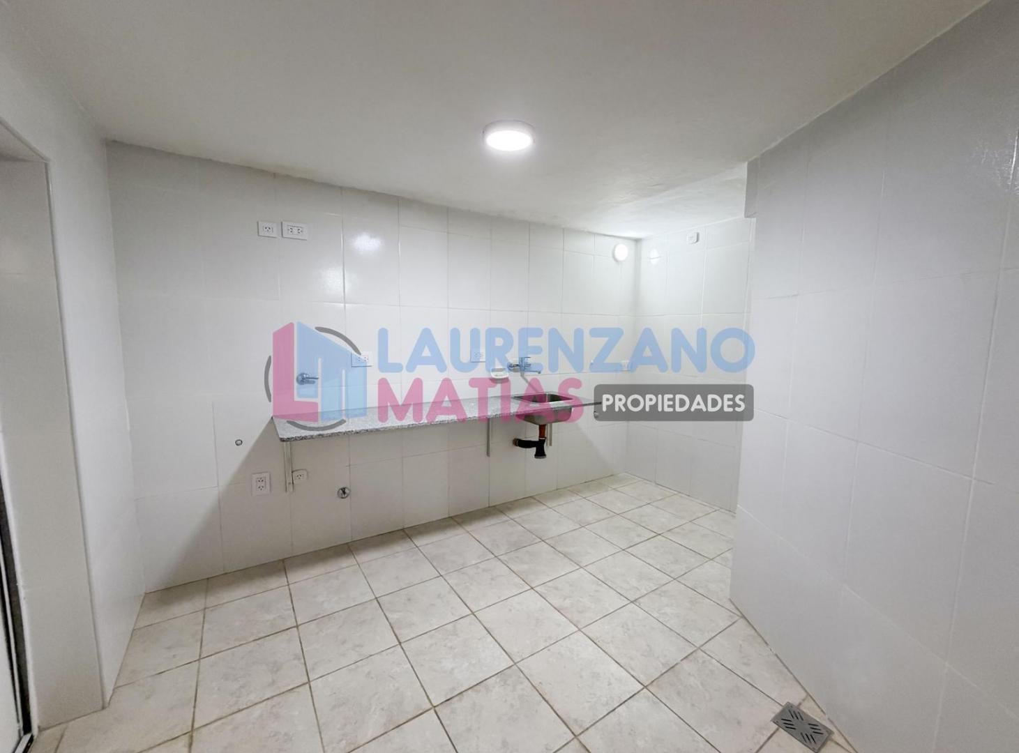Foto de ALQUILER – LOCAL COMERCIAL DE 65 MTRS. EN VILLA ORTÚZAR, imagen 2