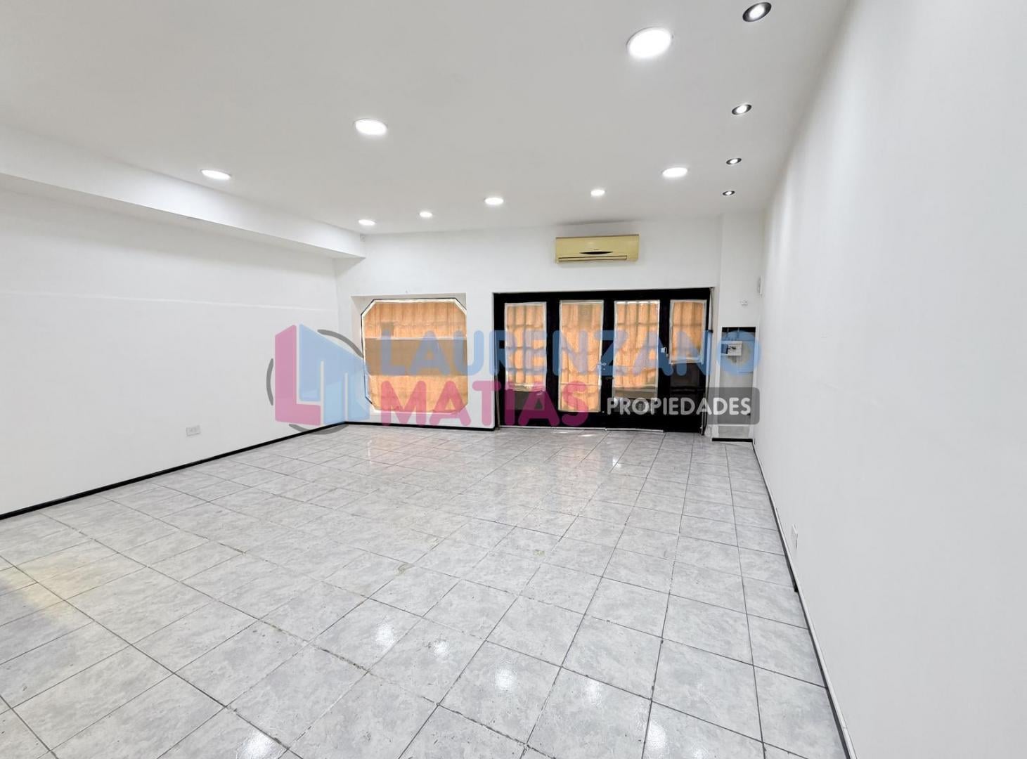 Foto de ALQUILER – LOCAL COMERCIAL DE 65 MTRS. EN VILLA ORTÚZAR, imagen 1