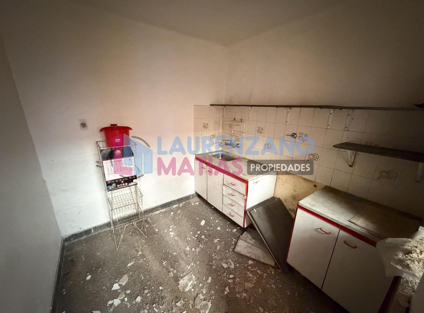Foto de VENTA PH 3 AMBIENTES CON PATIO Y TERRAZA - A RECICLAR EN CIUDADELA, imagen 3