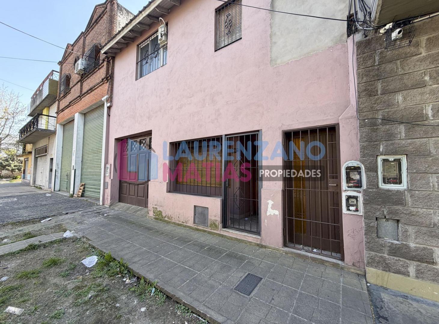Foto de VENTA PH 3 AMBIENTES CON PATIO Y TERRAZA - A RECICLAR EN CIUDADELA, imagen 1