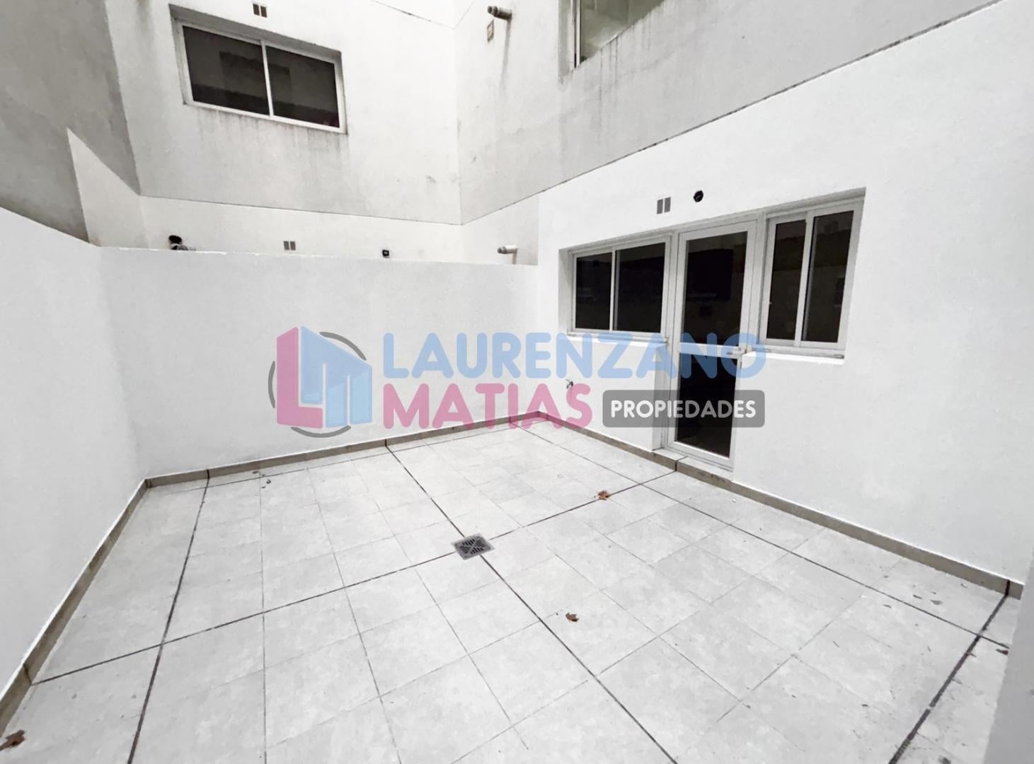 Foto de VENTA DEPARTAMENTO 3 AMBIENTES CON COCHERA CUBIERTA EN VILLA DEL PARQUE, imagen 1