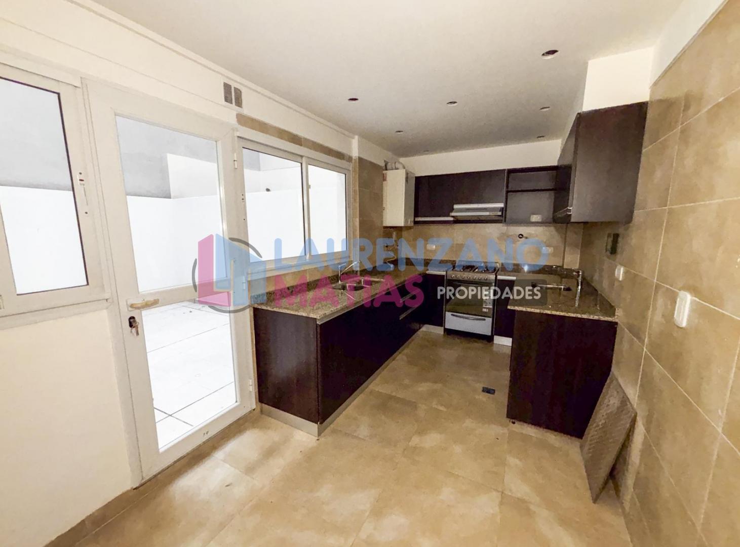 Foto de VENTA DEPARTAMENTO 3 AMBIENTES CON COCHERA CUBIERTA EN VILLA DEL PARQUE, imagen 2