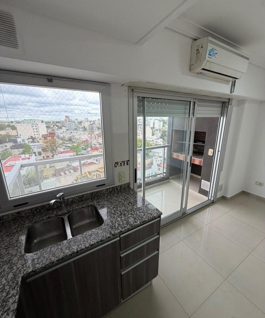 Foto de ALQUILER DEPARTAMENTO 2 AMBIENTES CON COCHERA EN MONTE CASTRO, imagen 2