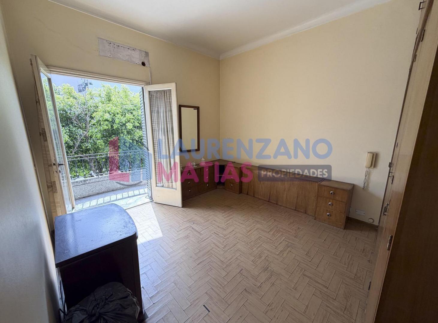 Foto de VENTA - PH 5 AMBIENTES CON BALCON, PATIO Y TERRAZA, A RECICLAR, EN, imagen 5