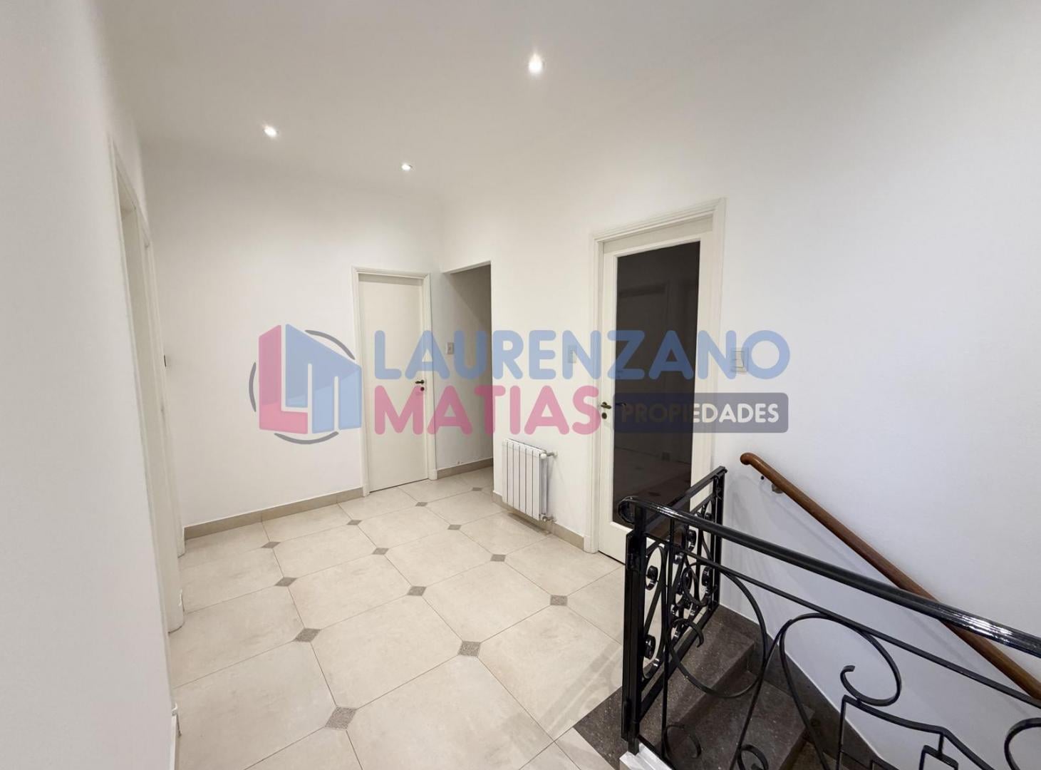 Foto de ALQUILER EXCELENTE PH DE 4 AMBIENTES CON COCHERA Y PATIO EN MARTINEZ, imagen 3