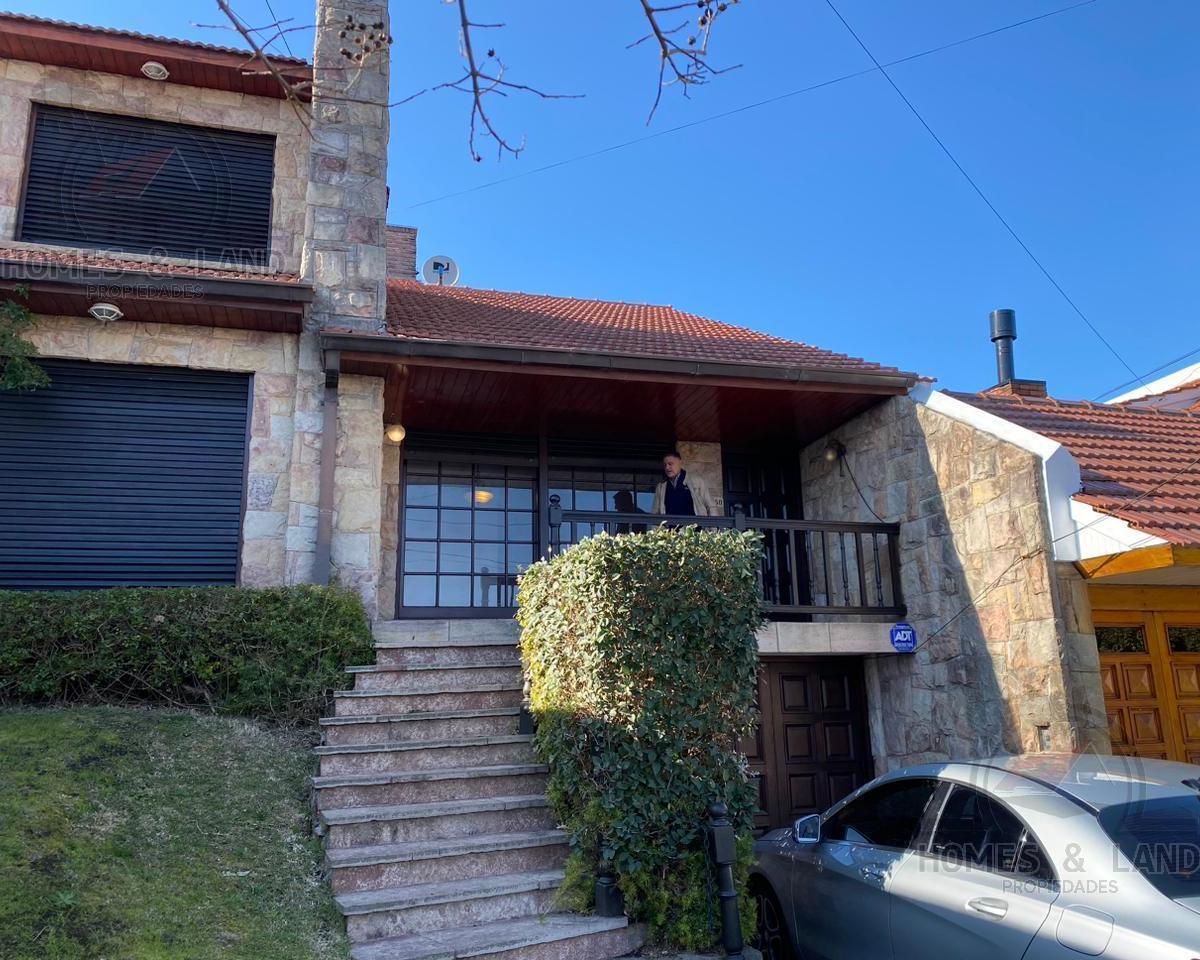 Chalet de 5 Amb de Estilo en Hermosa Ubicación! 2