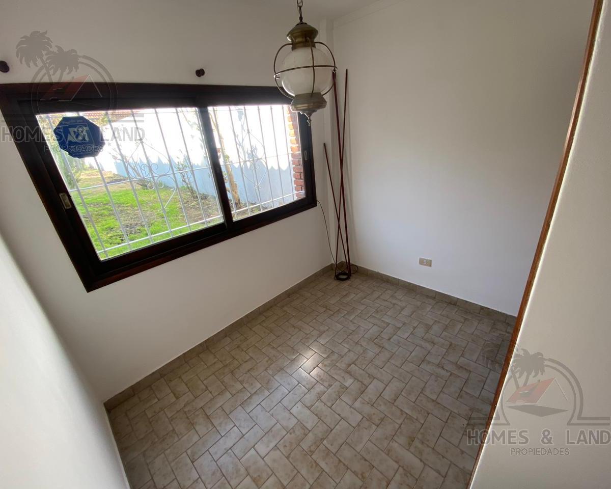 Chalet de 5 Amb de Estilo en Hermosa Ubicación! 2
