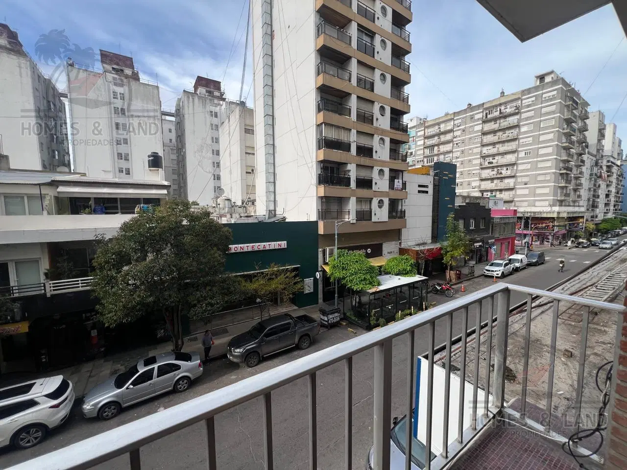 2 ambientes a la calle con balcon saliente 3