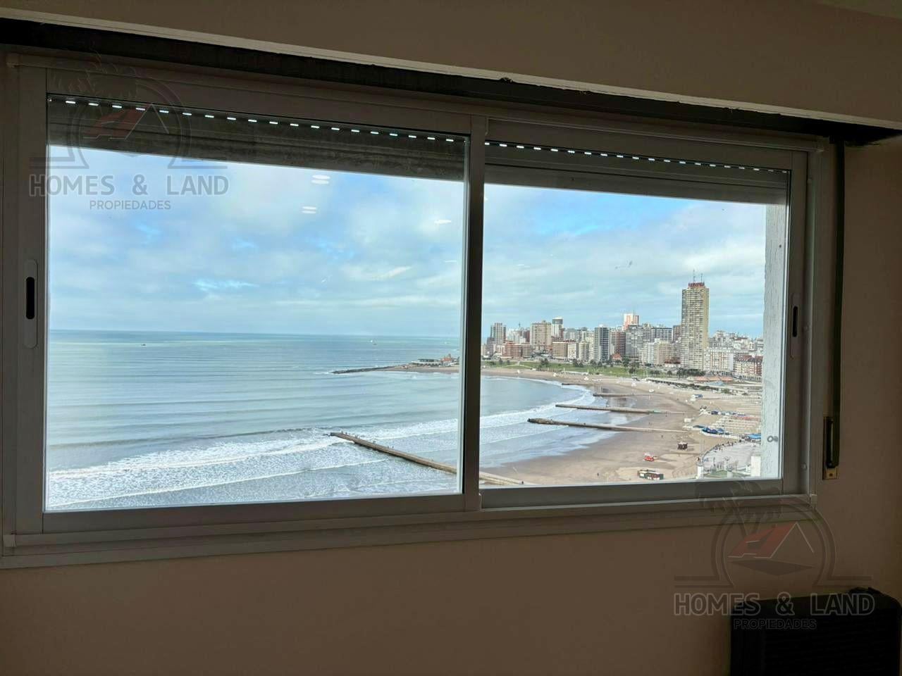 1 ambiente desplazado con vista panorámica al mar