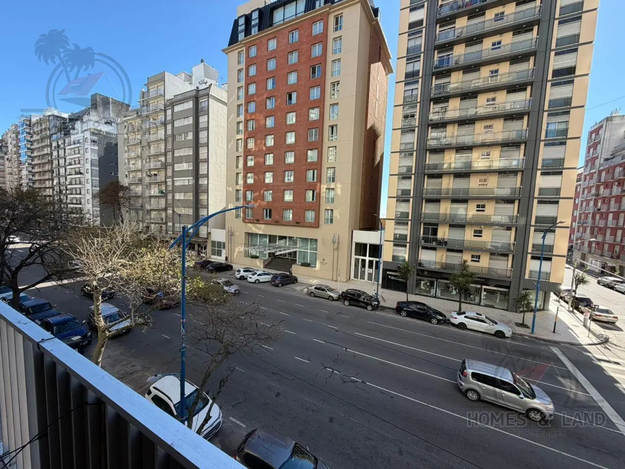 Departamento tres ambientes al frente con balcon Frances 5